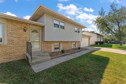 7465 Grant Street, Merrillville, IN 46410 - Photo 2