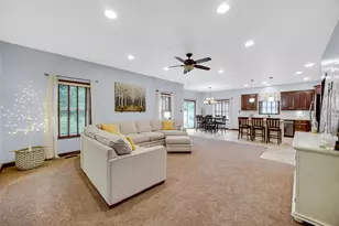 211 Trailcreek Dr, Chesterton, IN 46304 - Photo 4