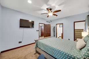 211 Trailcreek Dr, Chesterton, IN 46304 - Photo 12