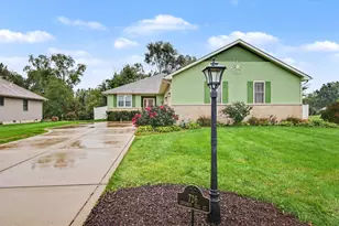 726 Cinnamon Teal Ct, Hobart, IN 46342 - Photo 4