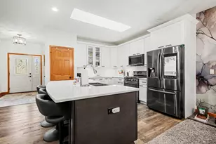726 Cinnamon Teal Ct, Hobart, IN 46342 - Photo 8