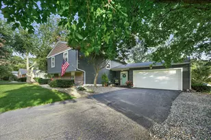 106 Fordwick Ln, Valparaiso, IN 46383 - Photo 2