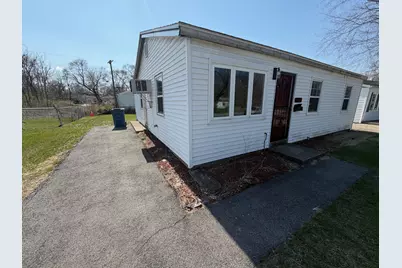 4247 W 19th Place, Gary, IN 46404 - Photo 2
