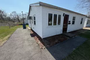 4247 W 19th Pl, Gary, IN 46404 - Photo 2