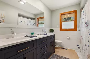 402 Iroquois St, Schererville, IN 46375 - Photo 12