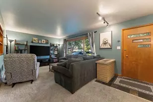 215 N Linda St, Hobart, IN 46342 - Photo 4