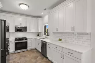 3600 Westbridge Dr, Valparaiso, IN 46383 - Photo 12