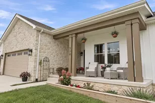 530 Scenic View Ave, Valparaiso, IN 46385 - Photo 6