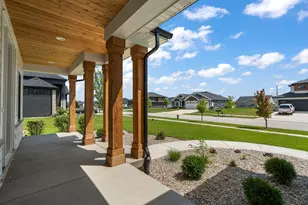 9400 Iris Dr, Saint John, IN 46373 - Photo 4