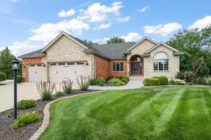 910 Hawk Cir, Crown Point, IN 46307 - Photo 1