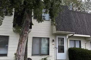 448 E 60th Pl, Merrillville, IN 46410 - Photo 1