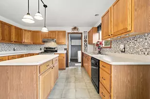 89 W 1100 N, Wheatfield, IN 46392 - Photo 10