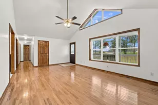 89 W 1100 N, Wheatfield, IN 46392 - Photo 4