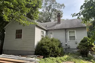 808 N 3rd St, Kentland, IN 47951 - Photo 2