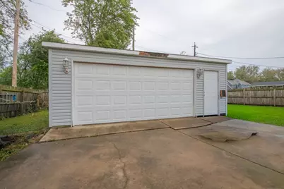 114 E Manor Drive, Griffith, IN 46319 - Photo 6