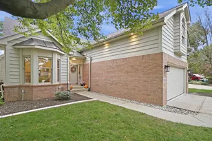 5011 Waters Edge Dr, Valparaiso, IN 46383 - Photo 2
