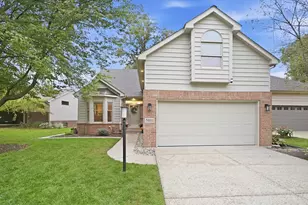 5011 Waters Edge Dr, Valparaiso, IN 46383 - Photo 1