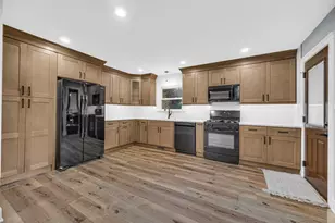 205 Randle St, Valparaiso, IN 46383 - Photo 2