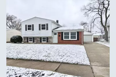 934 N Oakwood Avenue, Griffith, IN 46319 - Photo 1