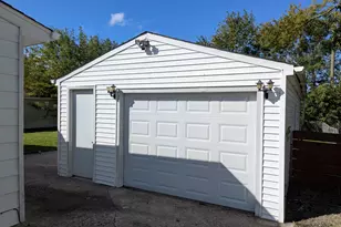 934 N Oakwood Ave, Griffith, IN 46319 - Photo 14