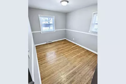 934 N Oakwood Avenue, Griffith, IN 46319 - Photo 8