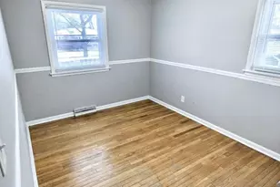 934 N Oakwood Ave, Griffith, IN 46319 - Photo 8