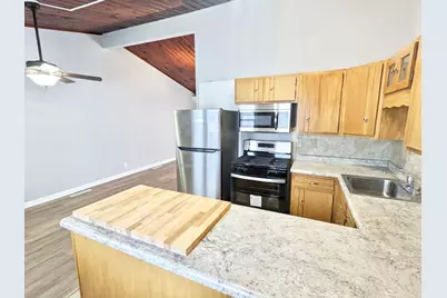 934 N Oakwood Avenue, Griffith, IN 46319 - Photo 2