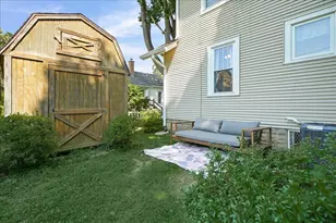 105 N Greenwich St, Valparaiso, IN 46383 - Photo 26