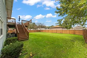 1250 Woodhollow Ct, Schererville, IN 46375 - Photo 2