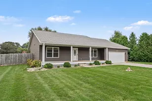 3223 Smithfield Ln, La Porte, IN 46350 - Photo 2