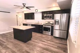 8538 Montfort Dr, Saint John, IN 46373 - Photo 4