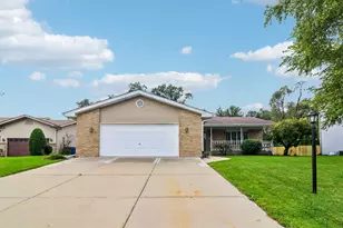 12701 Goldenrod Pl, Saint John, IN 46373 - Photo 2