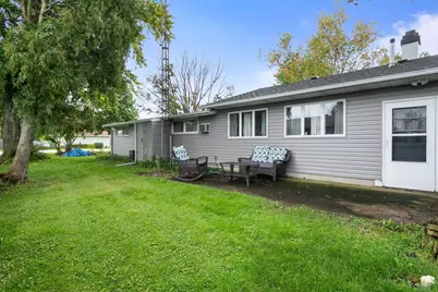 529 W Elm Street, New Carlisle, IN 46552 - Photo 2