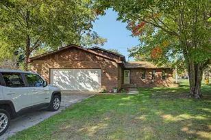601 Long Bridge Dr, Chesterton, IN 46304 - Photo 2