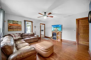 117 Burnham St, Lowell, IN 46356 - Photo 2