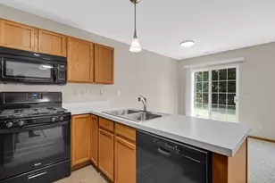 967 Misty Glen Dr, Valparaiso, IN 46385 - Photo 6