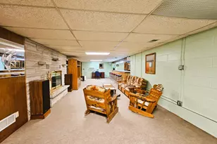 1950 W 60th Pl, Merrillville, IN 46410 - Photo 8