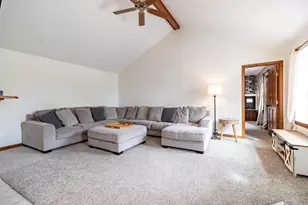 302 Amber Ln, Lowell, IN 46356 - Photo 4