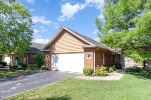 902 Cornwallis Ln, Munster, IN 46321 - Photo 1