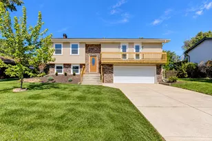 952 Hanover Ln, Dyer, IN 46311 - Photo 1