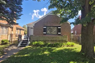 561 W Taft St, Gary, IN 46404 - Photo 2