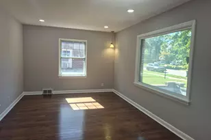 561 W Taft St, Gary, IN 46404 - Photo 4