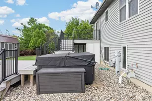 795 Surrey Dr, Lowell, IN 46356 - Photo 8