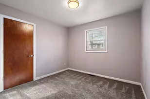 9542 Roosevelt Pl, Crown Point, IN 46307 - Photo 12