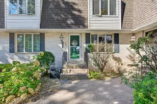 34 Woodhollow Dr, Schererville, IN 46375 - Photo 4