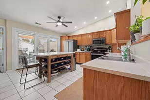 1638 Dogwood Dr, Crown Point, IN 46307 - Photo 8