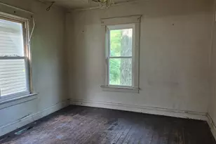 544 Van Buren St, Gary, IN 46402 - Photo 6
