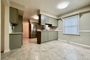 2505 Dorset Dr, Valparaiso, IN 46383 - Photo 6