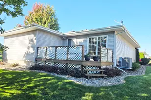 11538 Homestead Village Ct, Saint John, IN 46373 - Photo 4