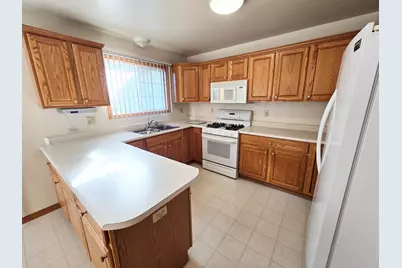 11538 Homestead Village Court, Saint John, IN 46373 - Photo 10